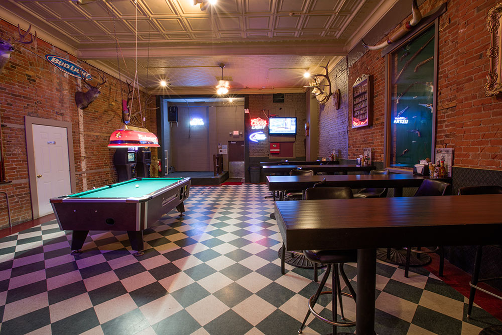 Montana-Bar_Tubbs-Pub_june-17-2016_2009