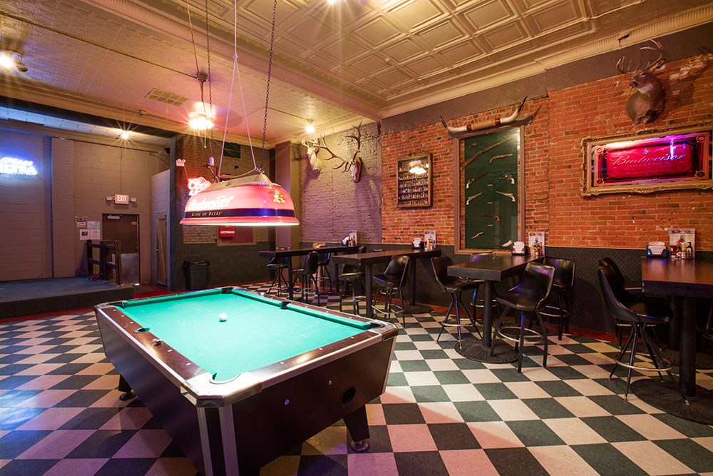 Montana-Bar_Tubbs-Pub_june-17-2016_2010
