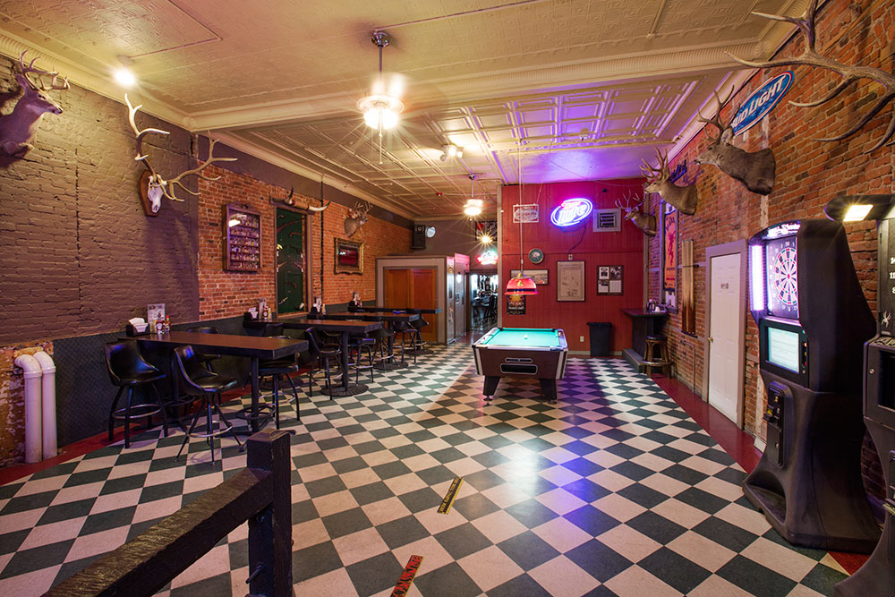 Montana-Bar_Tubbs-Pub_june-17-2016_2013