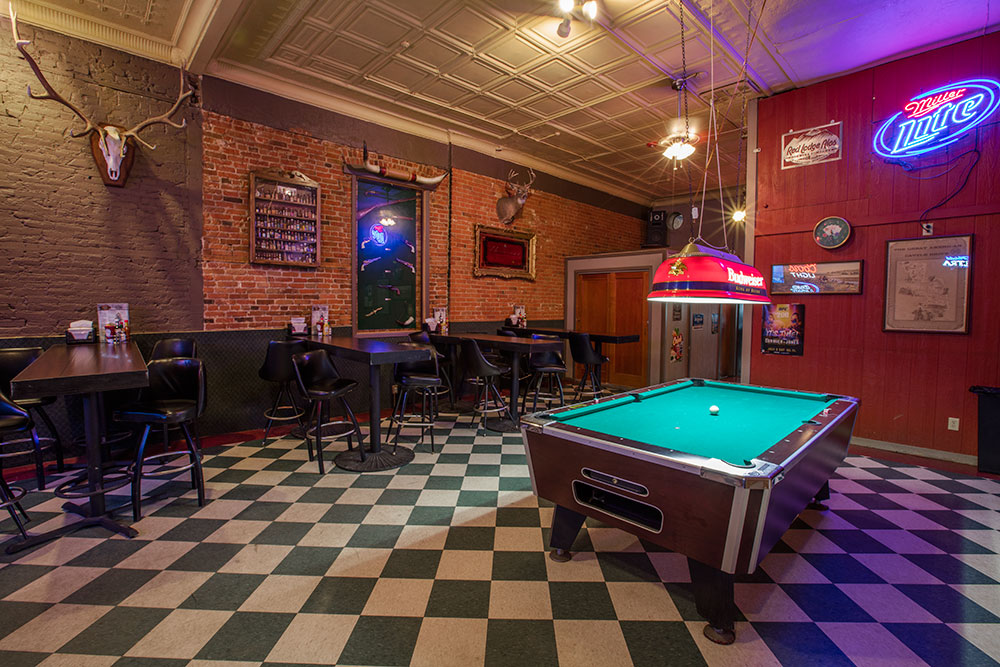 Montana-Bar_Tubbs-Pub_june-17-2016_2014