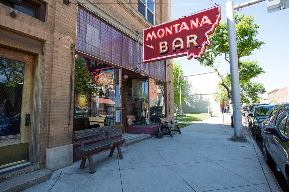 Montana-Bar_Tubbs-Pub_june-17-2016_2024