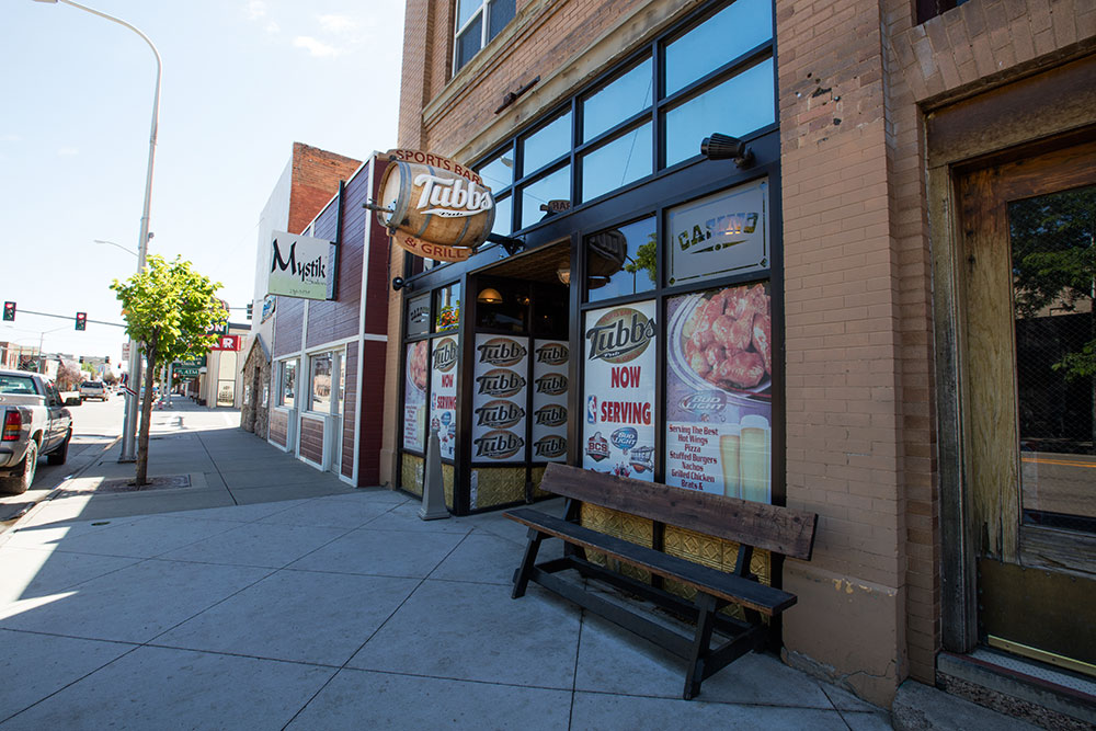 Montana-Bar_Tubbs-Pub_june-17-2016_2025